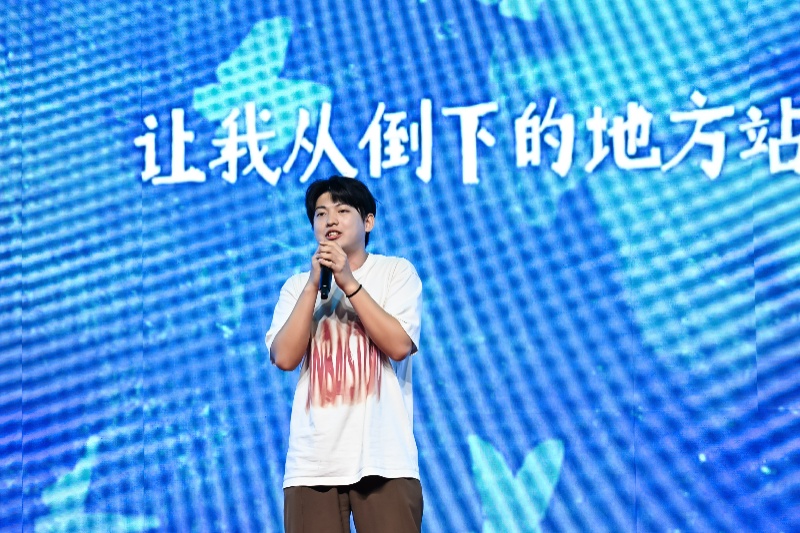 图11+蝴蝶_resized.jpg
