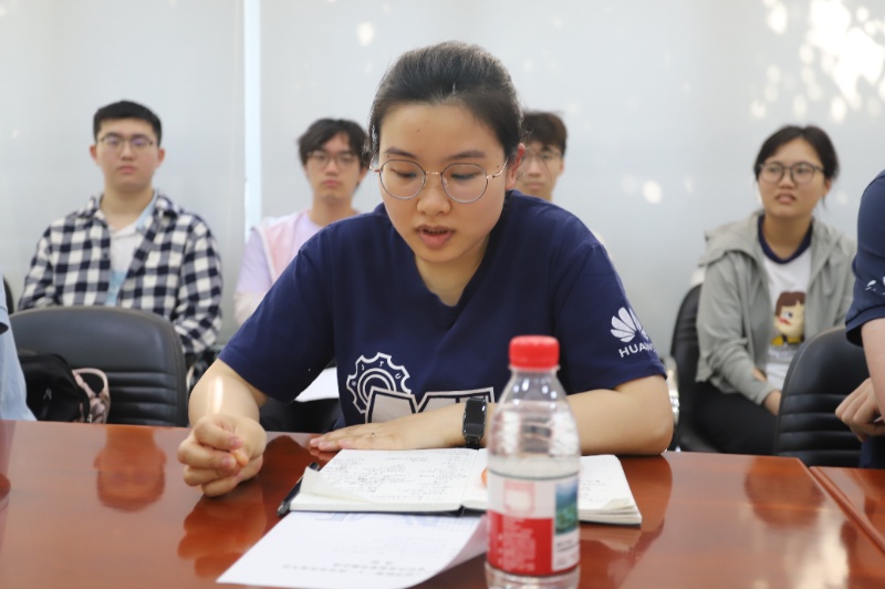 图片4 戴雨吟老师发言_resized.JPG